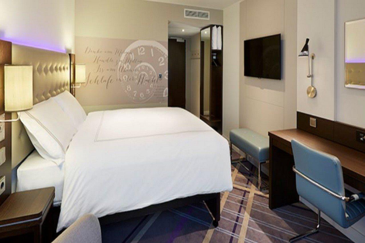 Premier Inn Duesseldorf City Friedrichstadt Bagian luar foto