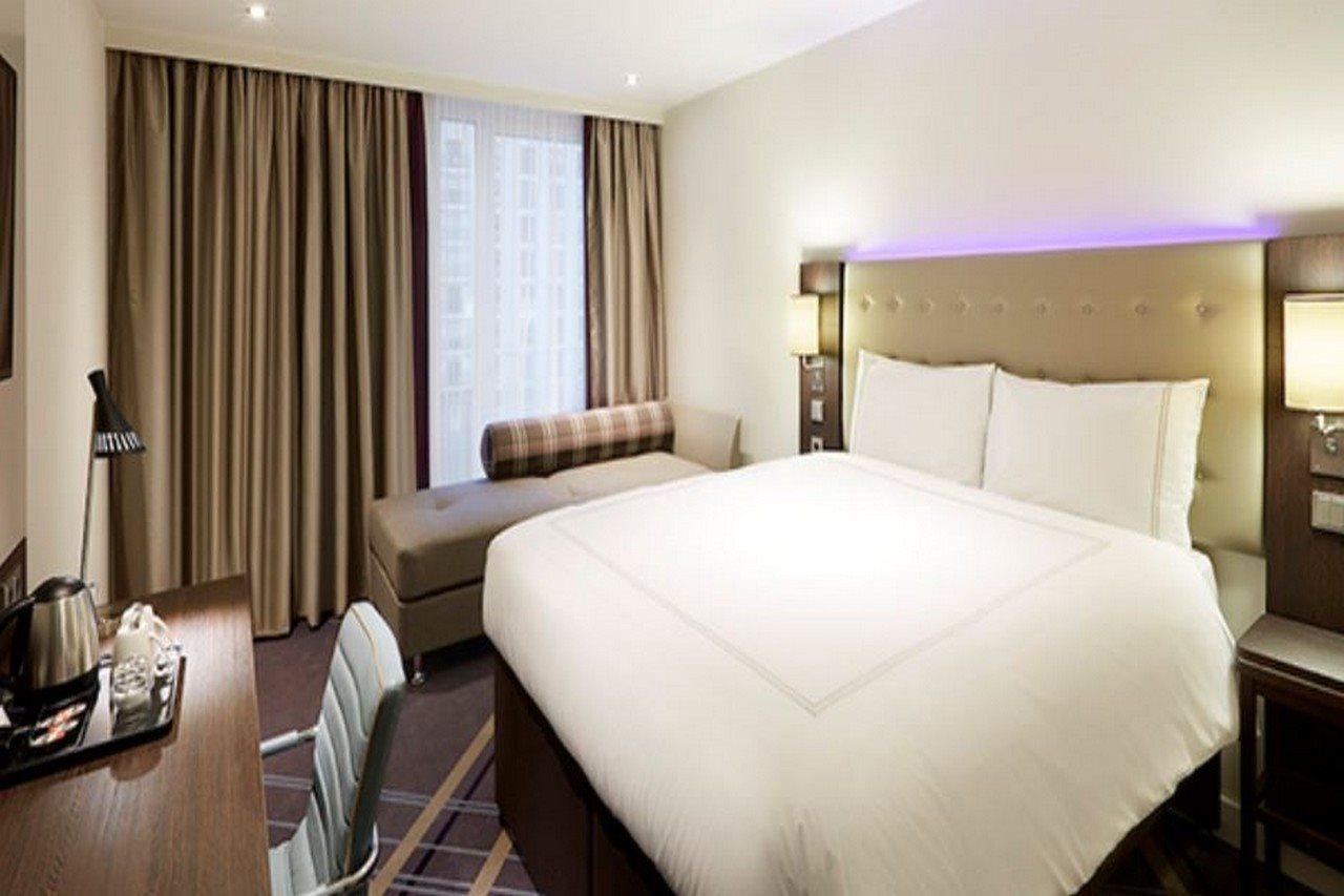 Premier Inn Duesseldorf City Friedrichstadt Bagian luar foto