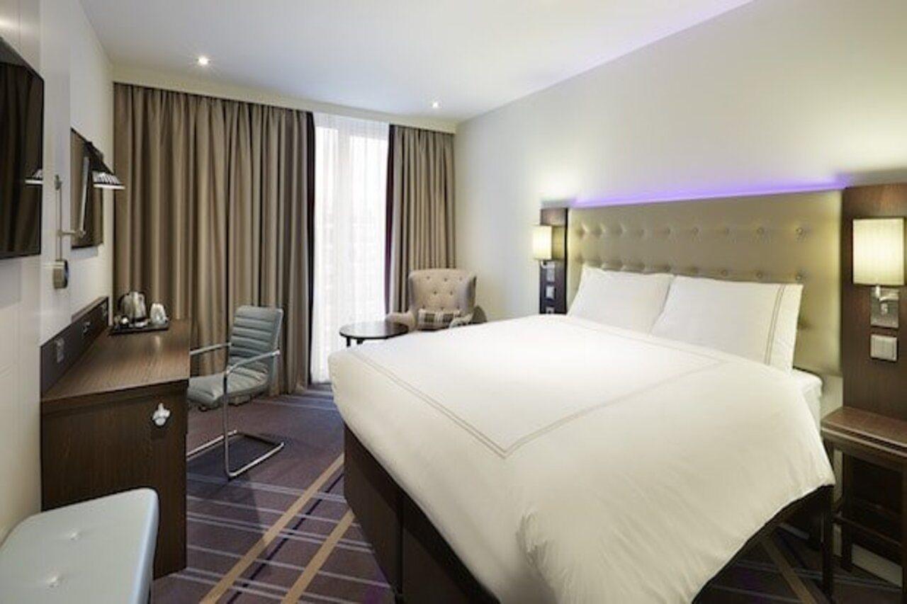 Premier Inn Duesseldorf City Friedrichstadt Bagian luar foto