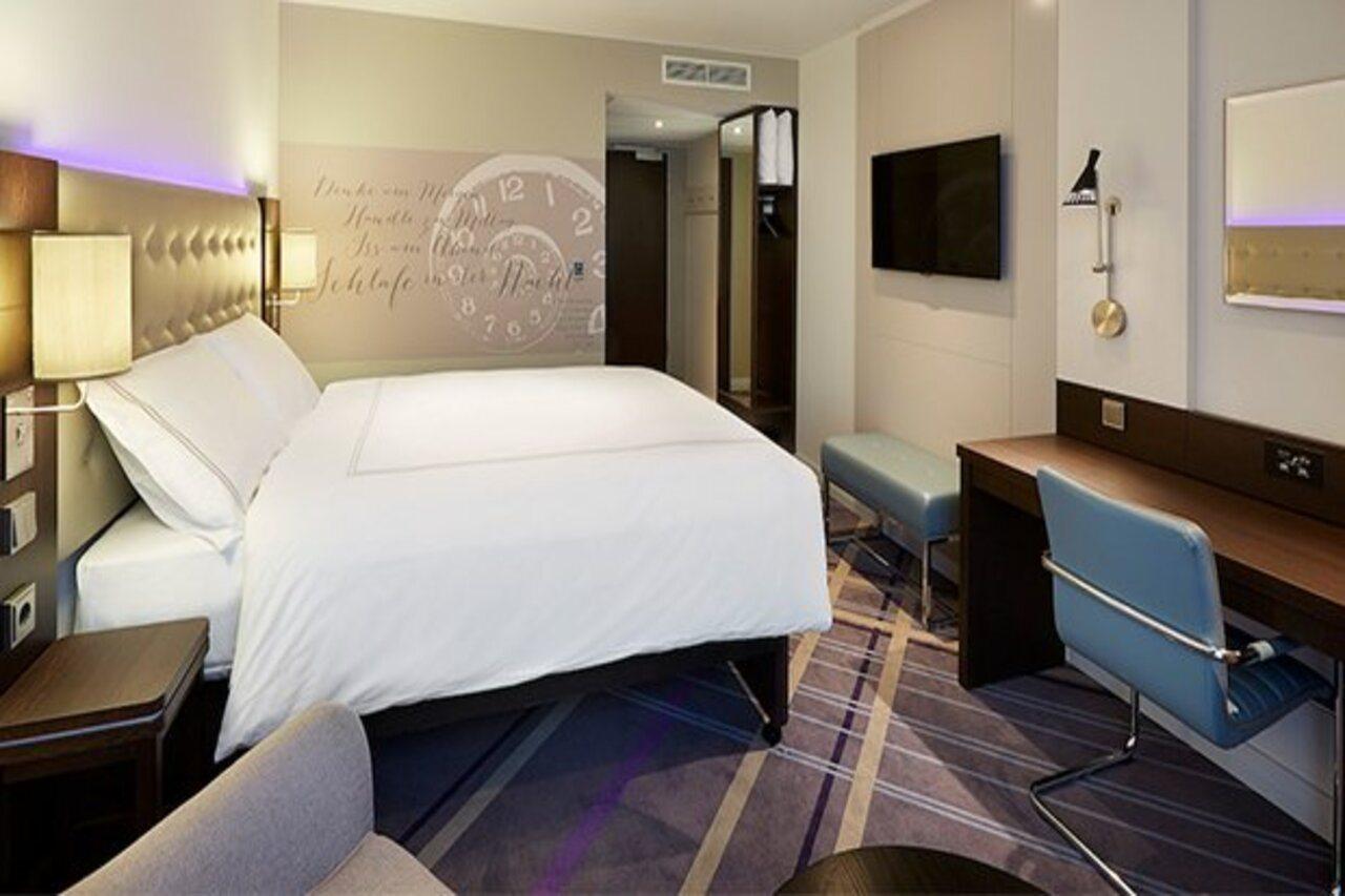 Premier Inn Duesseldorf City Friedrichstadt Bagian luar foto