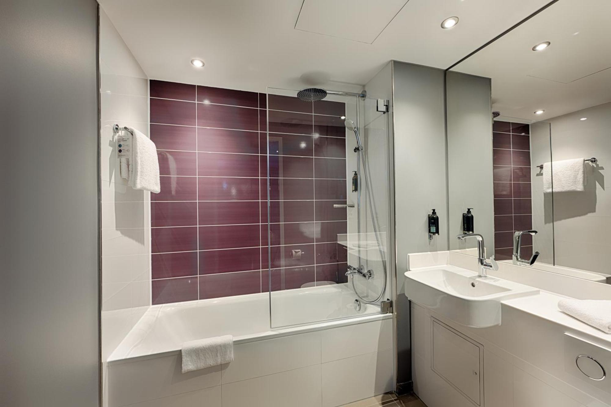 Premier Inn Duesseldorf City Friedrichstadt Bagian luar foto