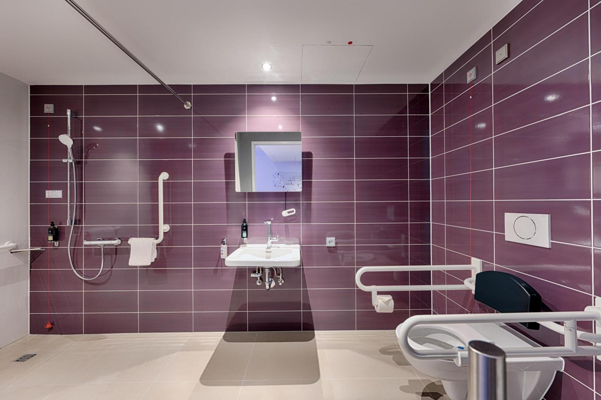 Premier Inn Duesseldorf City Friedrichstadt Bagian luar foto